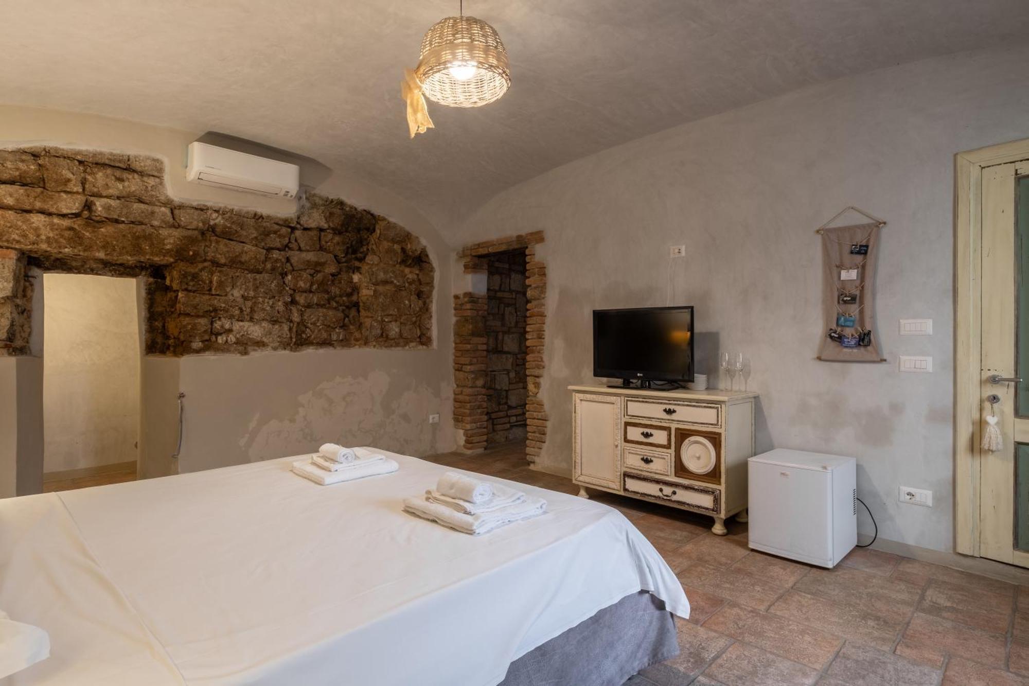 Dimoras Dimore Nel Cuore Di Olbia Buitenkant foto